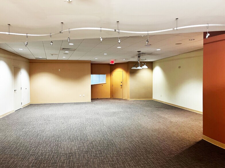 More Photos Of 800 N King St, Wilmington Office For Lease