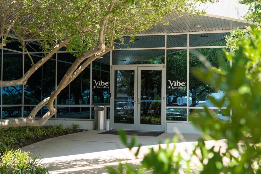 More Photos Of 101 E Old Settlers Blvd, Round Rock Medical For Lease