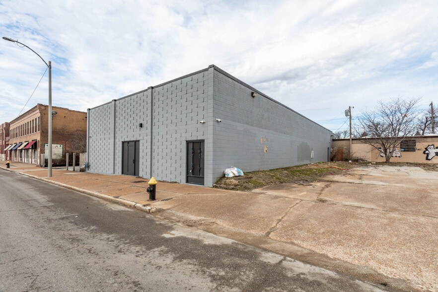 Primary Photo Of 1425 S Vandeventer Ave, Saint Louis Warehouse For Sale