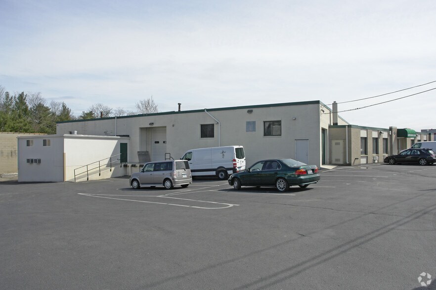 More Photos Of 47 Larkin St, Stamford Warehouse For Sale