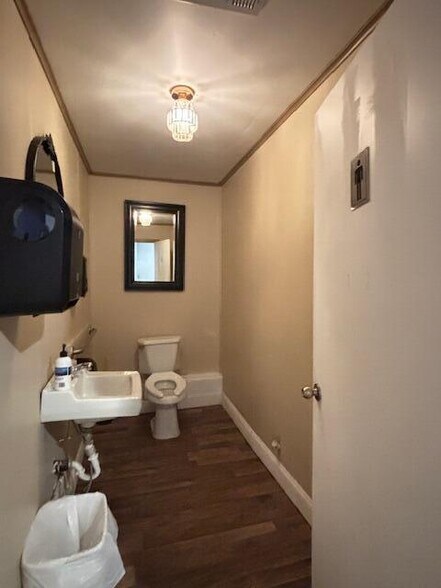 More Photos Of 2958 Jefferson St, Macon Storefront For Sale