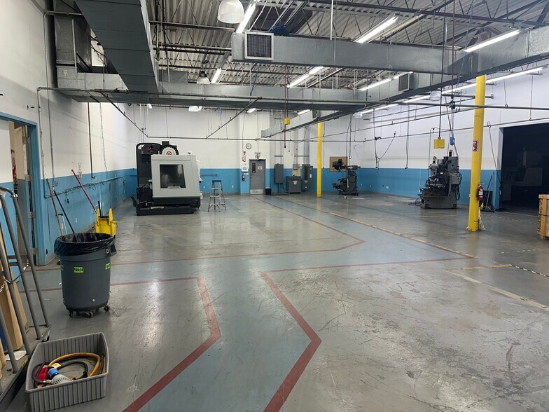 More Photos Of 6625 Dobbin Rd, Columbia Light Distribution For Lease