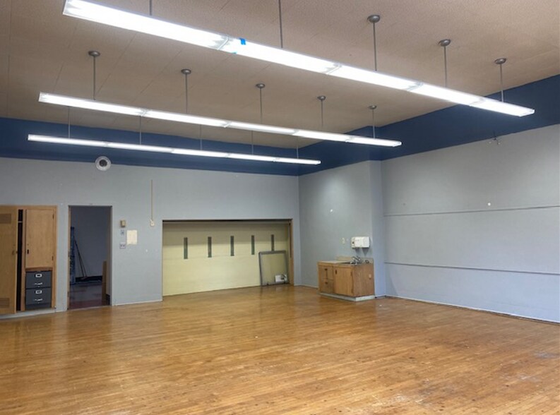 More Photos Of 80 Clinton St, Tonawanda Schools For Lease