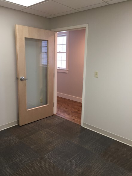 More Photos Of 510 Main St, Gorham Office For Lease