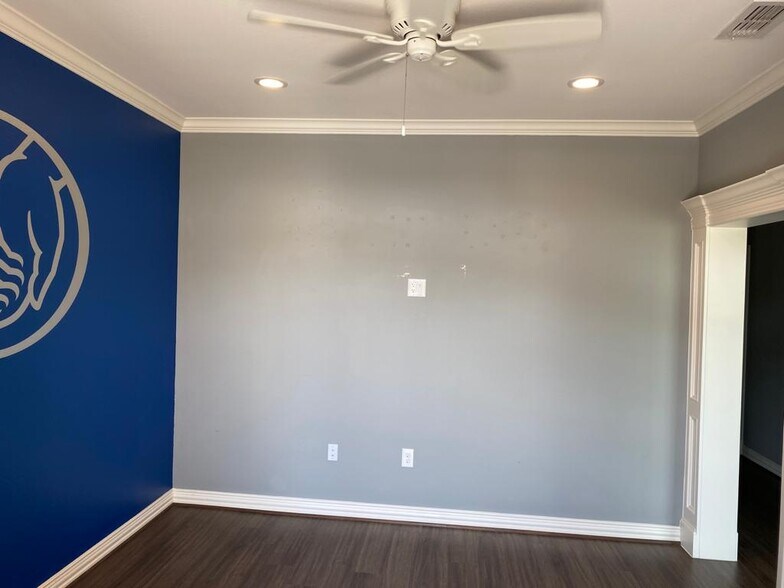 More Photos Of 8951 Collin McKinney Pky, McKinney Medical For Sale