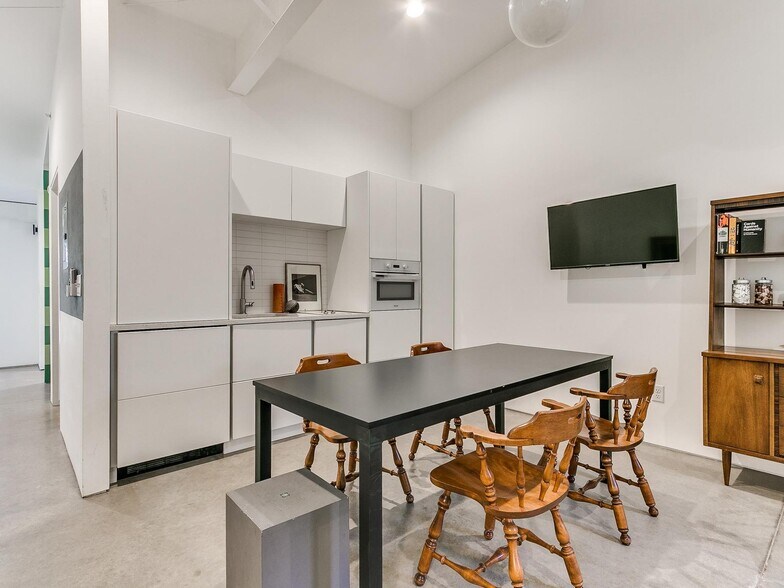 More Photos Of 711 N Douglas Ave, Oklahoma City Apartments For Sale