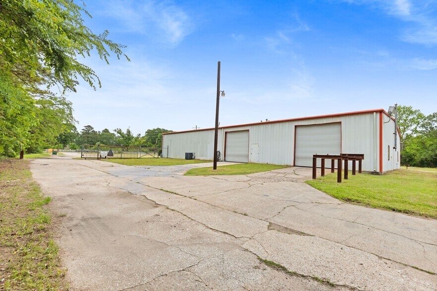 More Photos Of 516 FM 3083 Rd, Conroe Industrial For Lease