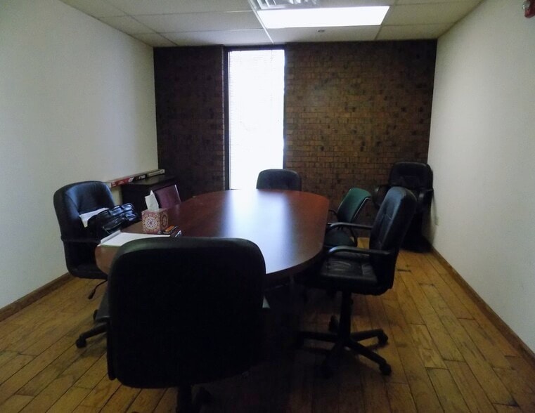 More Photos Of 508 Olathe St, Aurora Warehouse For Lease