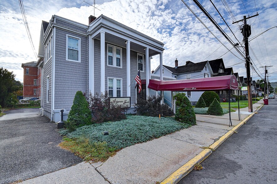 More Photos Of 201 Meadow St, Naugatuck Office For Sale