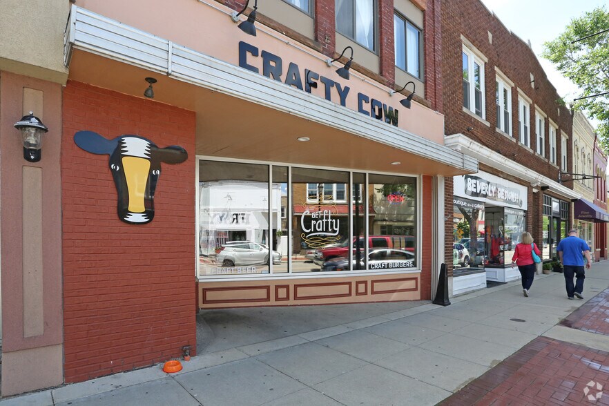More Photos Of 153-157 E Wisconsin Ave, Oconomowoc Restaurant For Sale