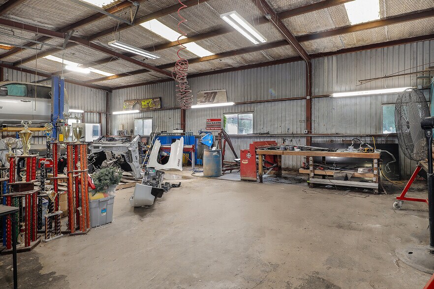 More Photos Of 23210 FM 1485, New Caney Service For Sale
