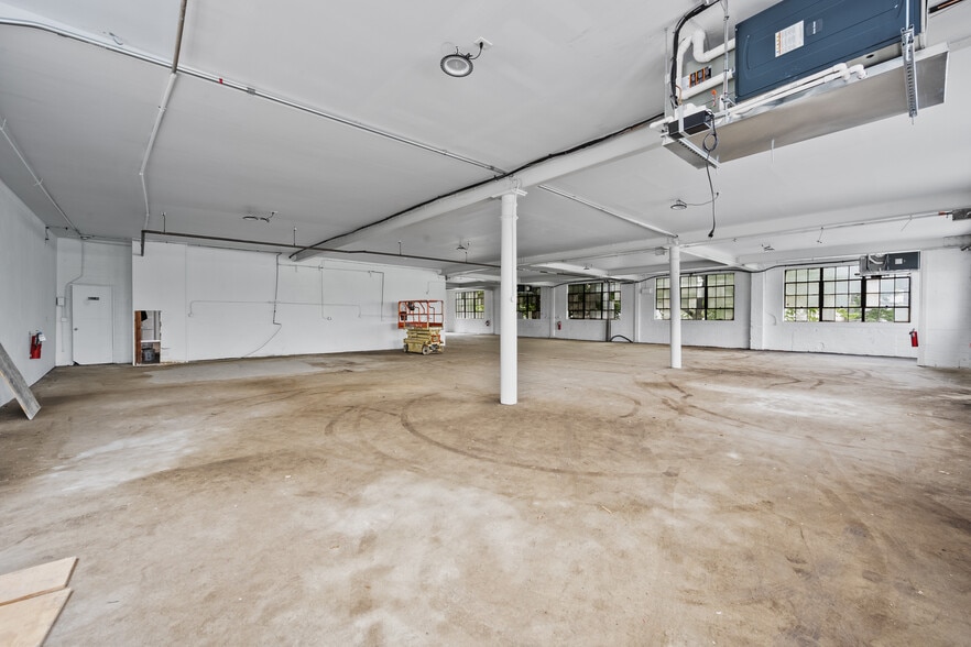 More Photos Of 212-216 Main St, New Rochelle Freestanding For Lease
