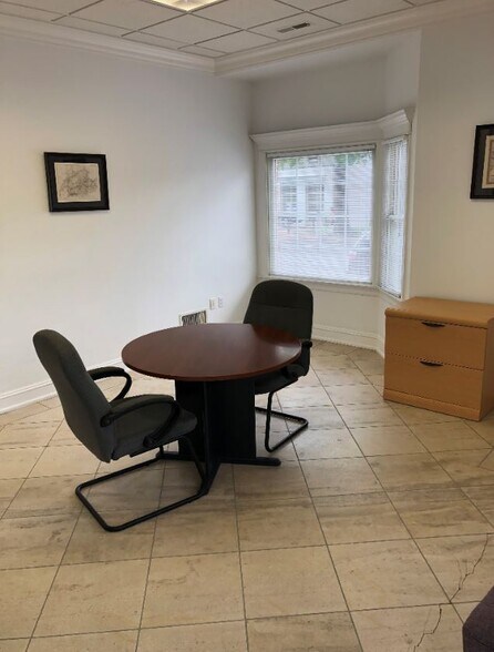 More Photos Of 27 Pine St, New Canaan Office For Sale