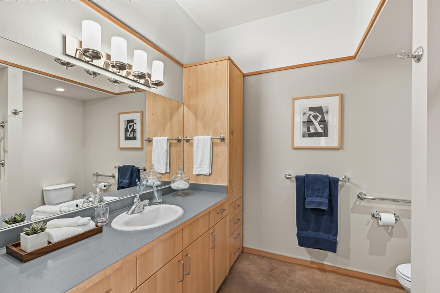More Photos Of 2205 Ashland Street Unit 210, Ashland Storefront Retail Office For Sale