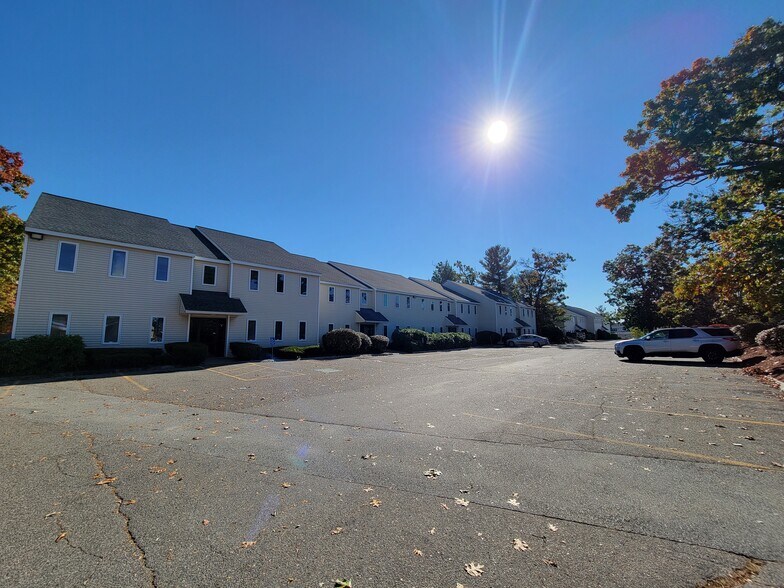 More Photos Of 2 Courthouse Ln, Chelmsford Office For Lease