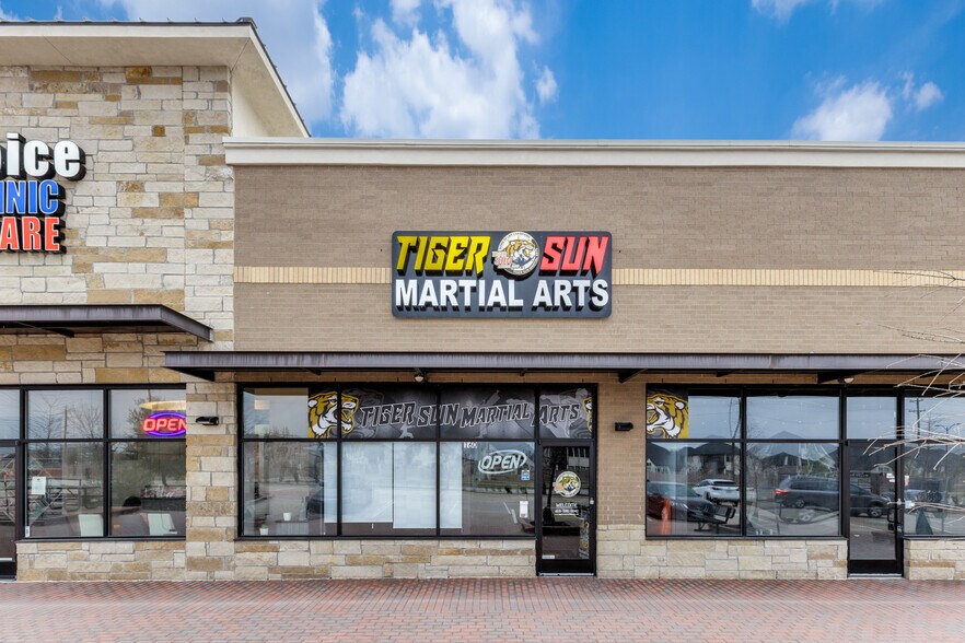More Photos Of 12828 Eldorado Pky, Frisco Freestanding For Lease