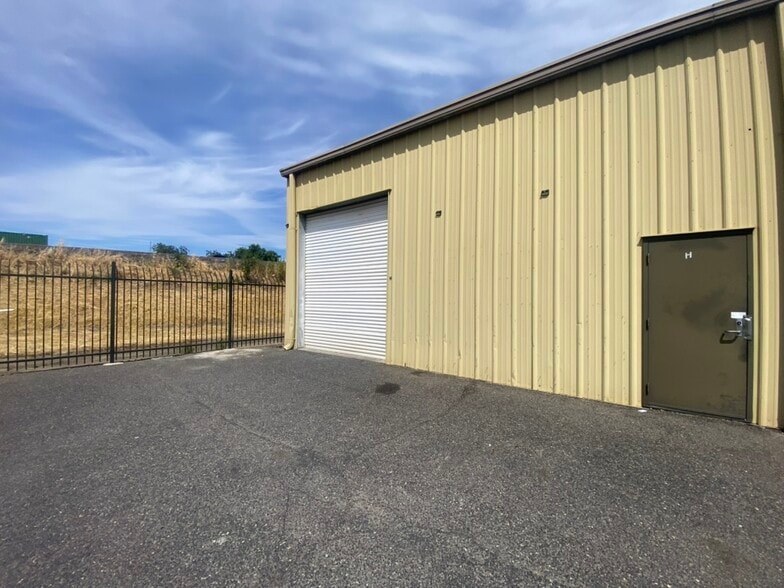 More Photos Of 1511 Lone Palm Ave, Modesto Warehouse For Lease