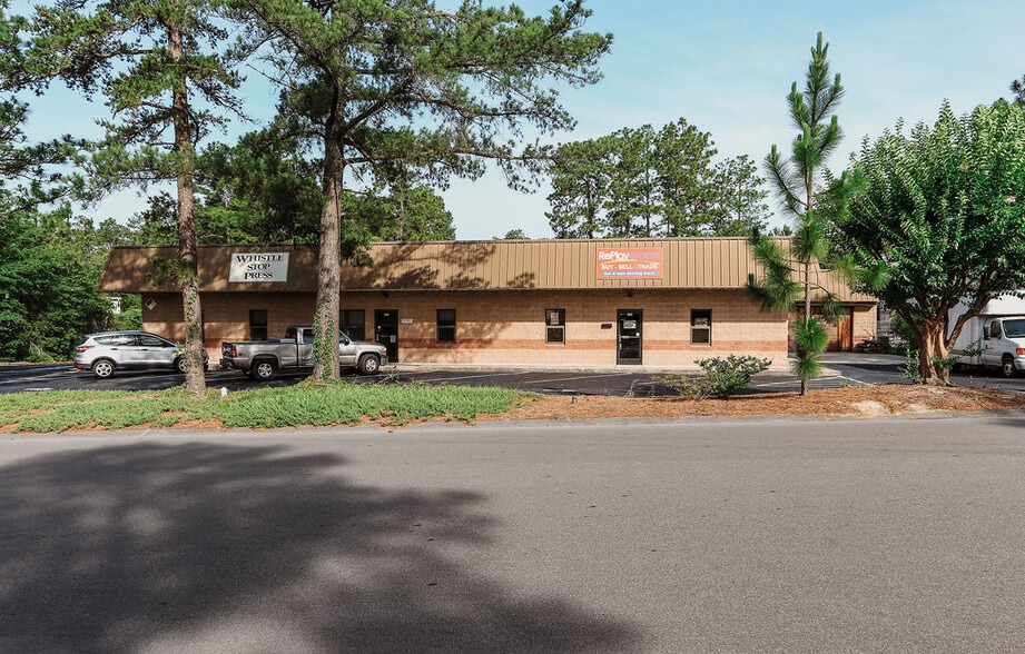 More Photos Of 173 Davis St, Southern Pines Flex For Sale