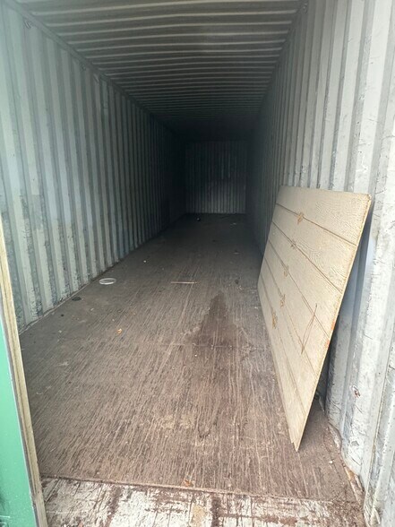 More Photos Of 205 Fern Dr, Leesburg Self Storage For Lease
