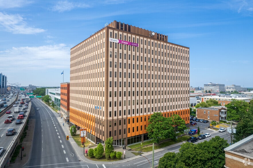 Primary Photo Of 255 Boul Crémazie E, Montréal Office For Lease