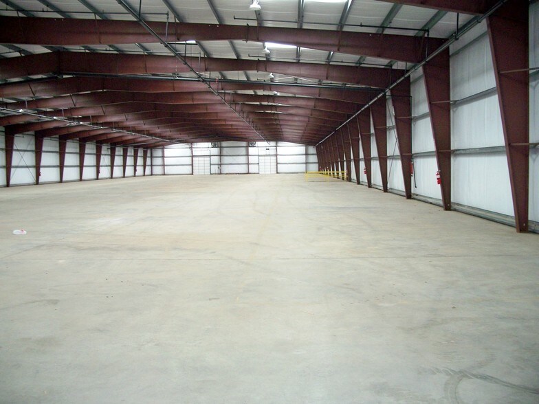 More Photos Of 551 York Rd, Blacksburg Warehouse For Sale