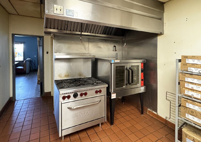 More Photos Of 2350 N Main St SE, Los Lunas Freestanding For Sale