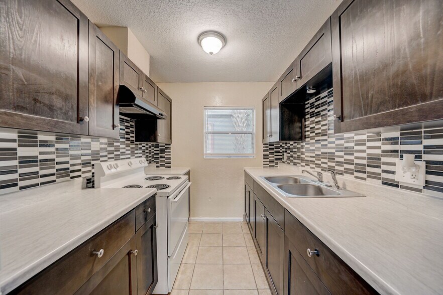 More Photos Of 3017 49th St S, Gulfport Apartments For Sale