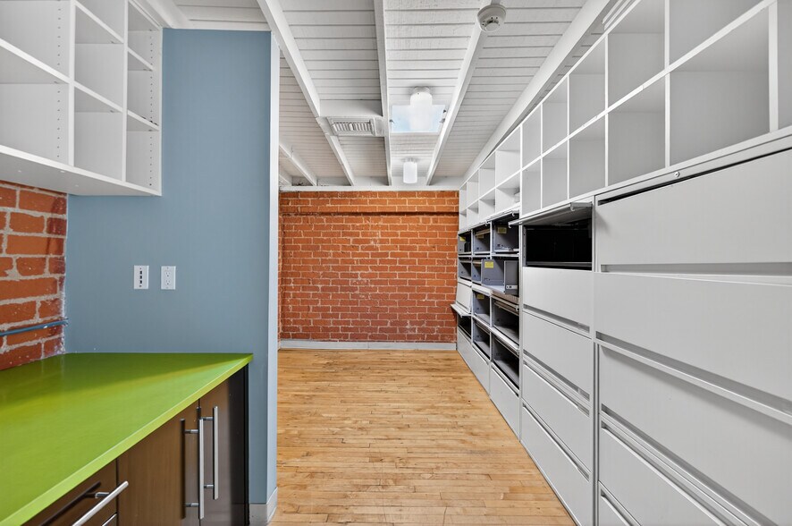 More Photos Of 4716 Vineland Ave, North Hollywood Loft Creative Space For Lease