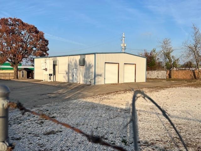 More Photos Of 1903 S 1st St, Rogers Auto Repair For Sale