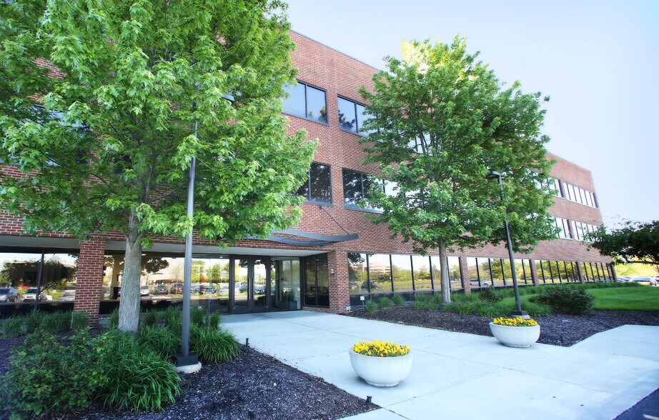 More Photos Of 550 Congressional Blvd, Carmel Loft Creative Space For Lease