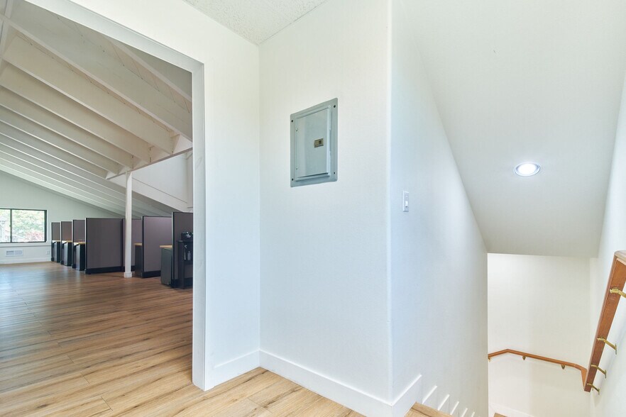 More Photos Of 586 Bonanza Trail, Big Bear Lake Office Residential For Sale