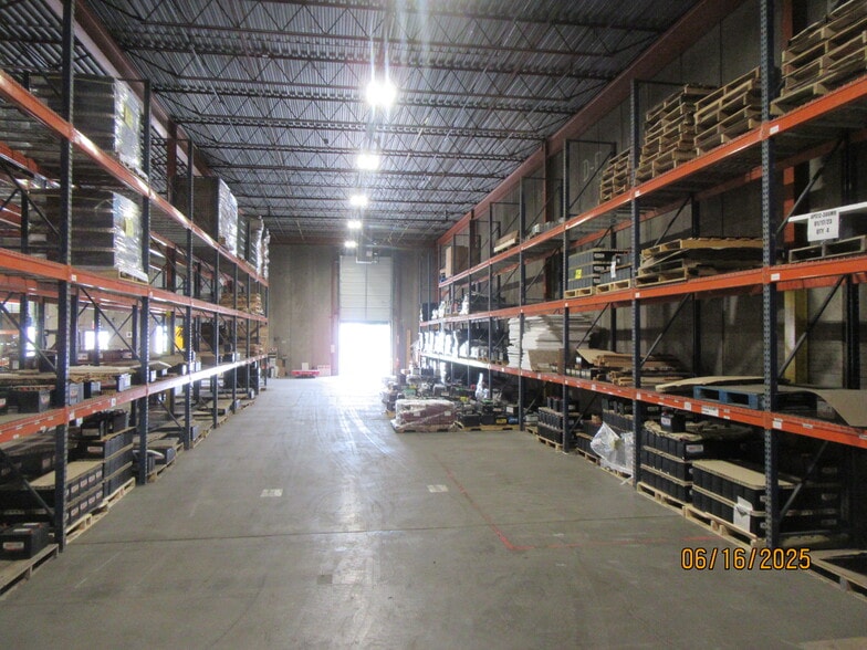 More Photos Of 4628-4632 Crossroads Park Dr, Liverpool Warehouse For Lease