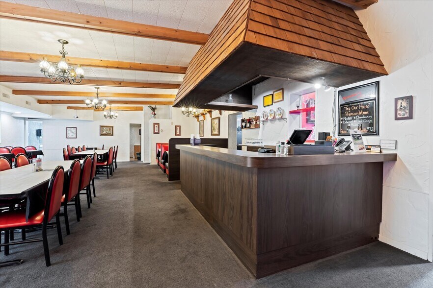 More Photos Of 720 N Wisconsin Ave, Elkhorn Restaurant For Sale