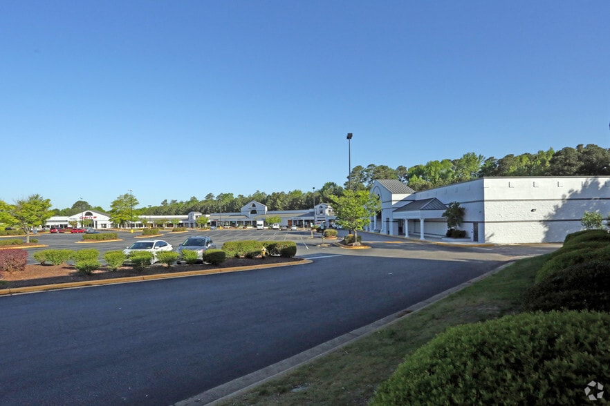 More Photos Of 1450-1514 Garner Station Blvd, Raleigh General Retail For Lease