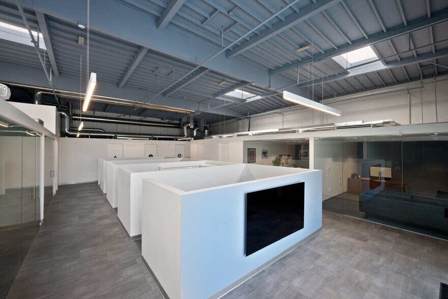 More Photos Of 1762 14th St, Santa Monica Office For Sale