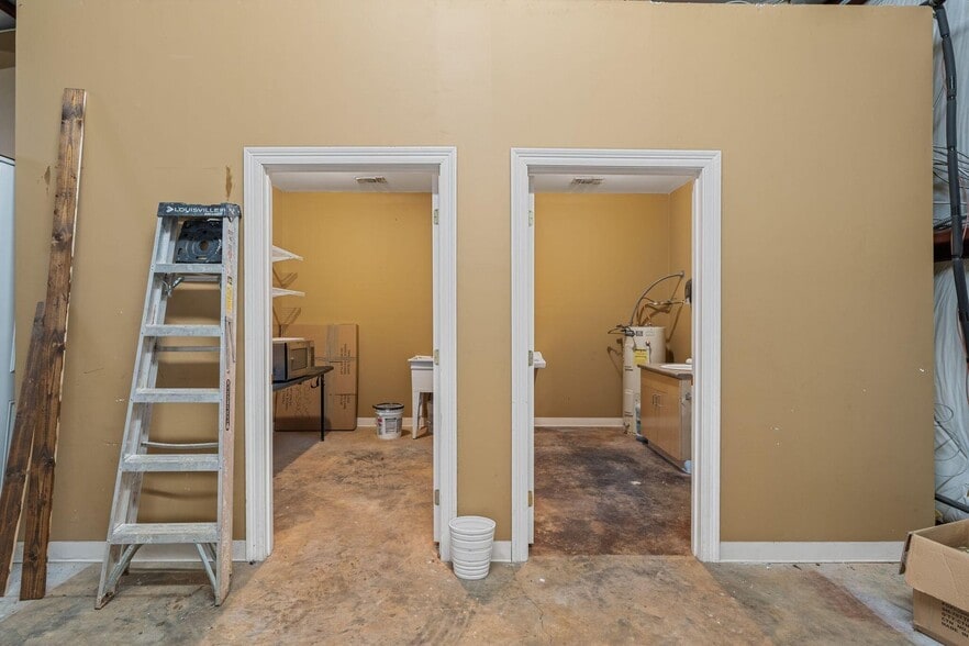 More Photos Of 2767 MS-15, Bay Springs Office For Sale