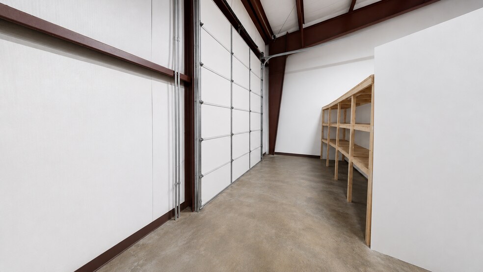 More Photos Of 2605 W Storage Parkway Rd, Rogers Flex For Lease