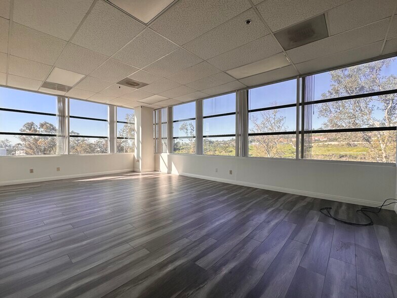 More Photos Of 1111 Corporate Center Dr, Monterey Park Loft Creative Space For Sale
