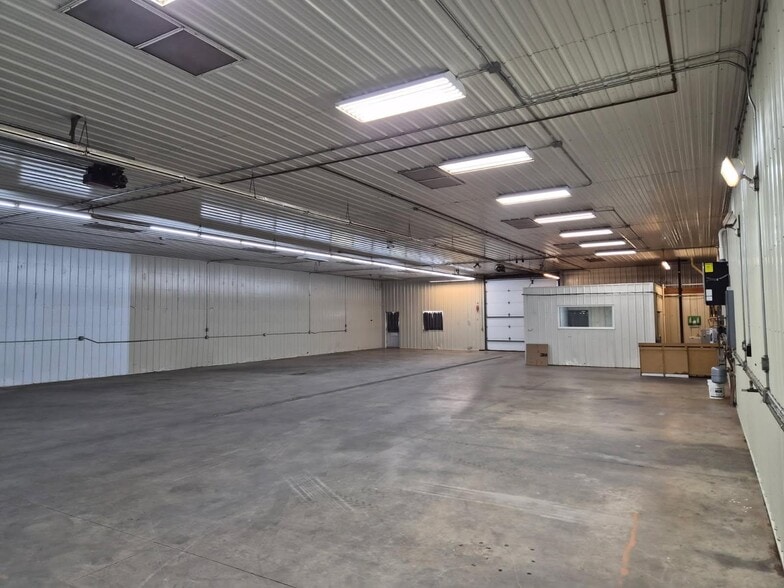More Photos Of 710 10th St NE, Milaca Warehouse For Sale