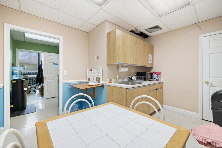 More Photos Of 2616 Sherwood Hall Ln, Alexandria Medical For Sale