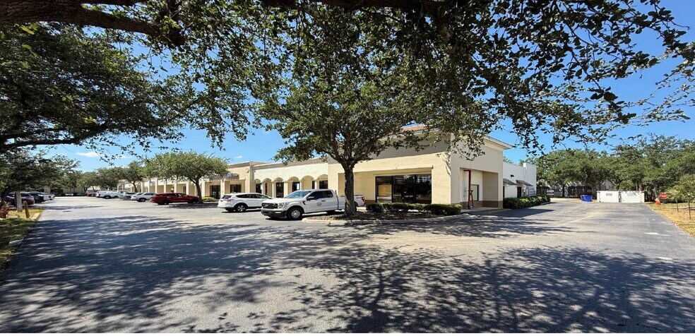 More Photos Of 25091 Bernwood Dr, Bonita Springs Showroom For Sale