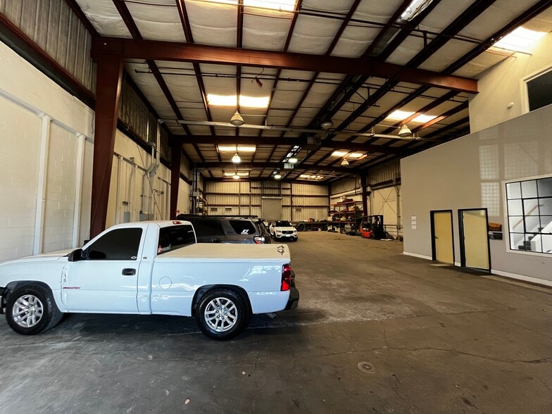 More Photos Of 3100 E 10th St, Oakland Warehouse For Lease