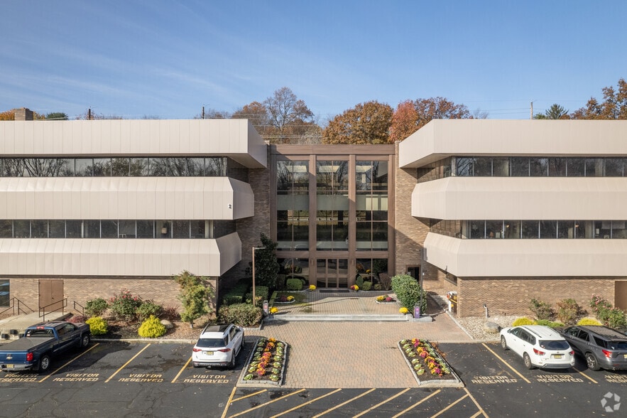 More Photos Of 800 Kinderkamack Rd, Oradell Office For Lease