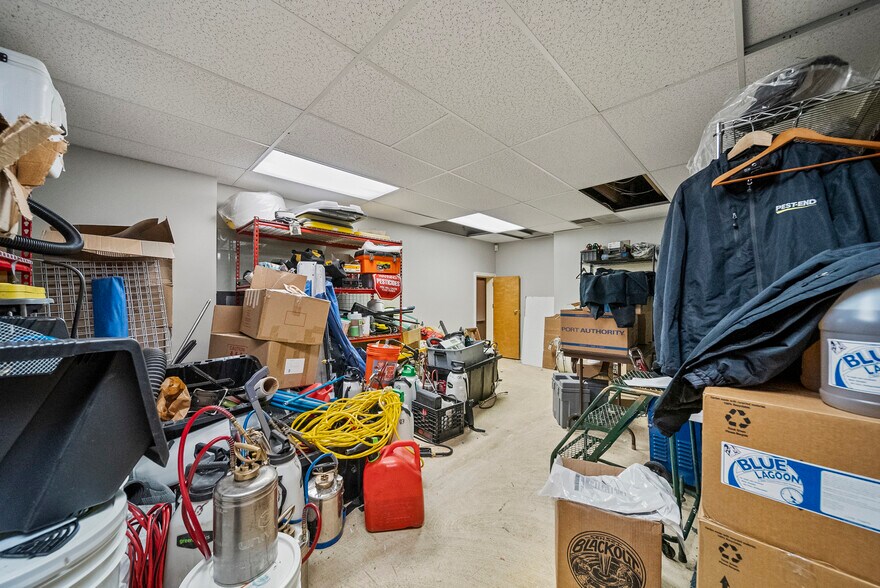 More Photos Of 91 Plaistow Rd, Plaistow Office For Sale