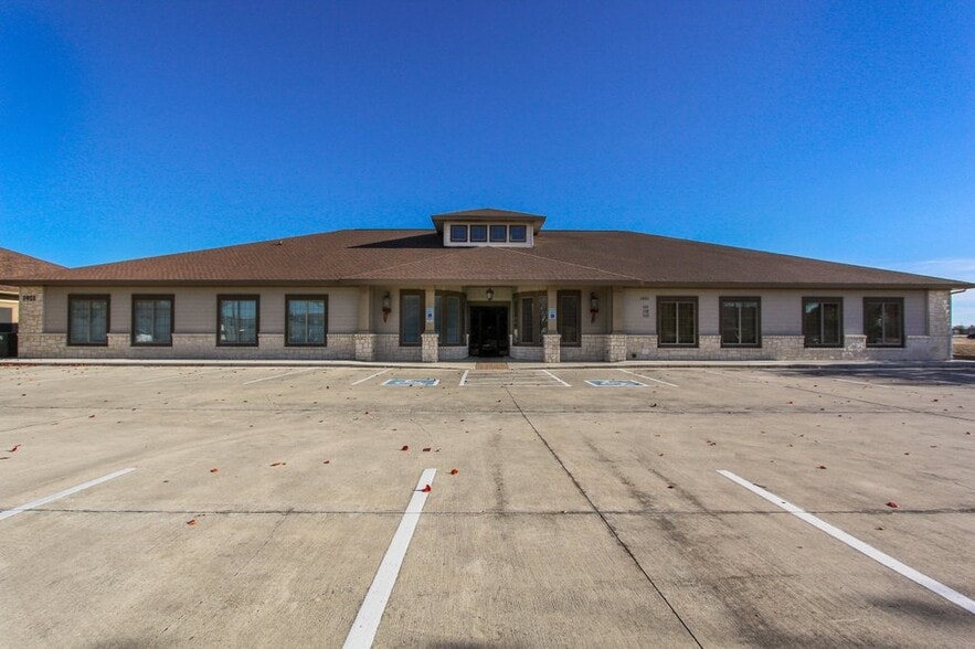 More Photos Of 1921 Corporate Dr, San Marcos Office For Lease