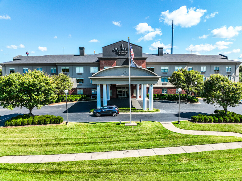 Primary Photo Of 107 Buffalo Creek Dr, Elizabethtown Hotel For Sale