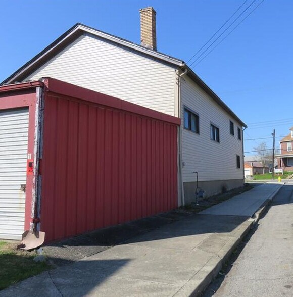 More Photos Of 3824 4th Ave, Beaver Falls Service For Sale