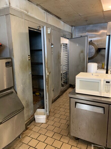 More Photos Of 2501 N Charles St, Baltimore Apartments For Lease