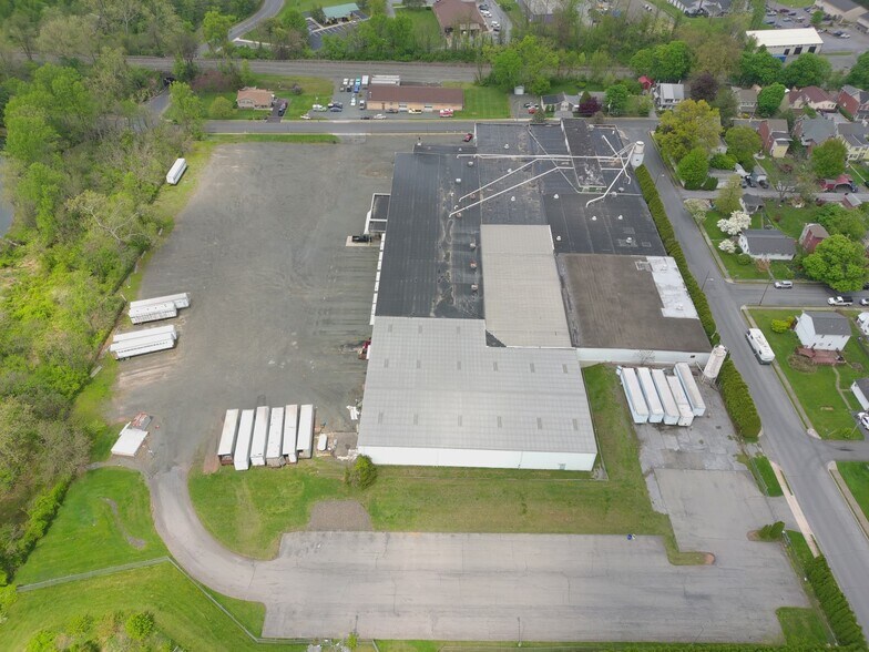 More Photos Of 700 W 1st St, Birdsboro Warehouse For Lease