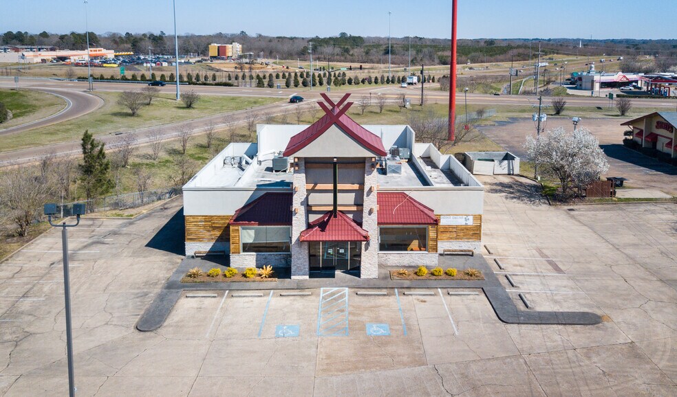 More Photos Of 102 Clinton Center Dr, Clinton Restaurant For Sale